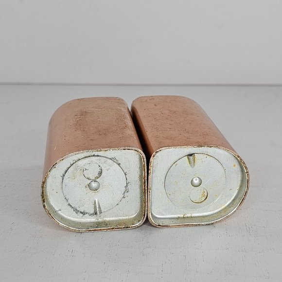 Vintage Pink Aluminum Salt Pepper Shaker Set Atomic Modern Kitchen MCM AS IS - Picture 5 of 9